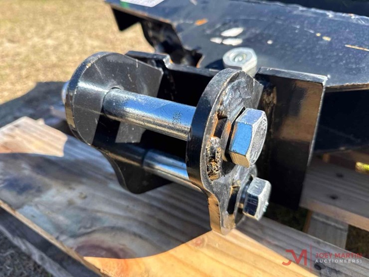 30"-hydraulic-tilting-cleanout-bucket-excavator-attachment-image-5