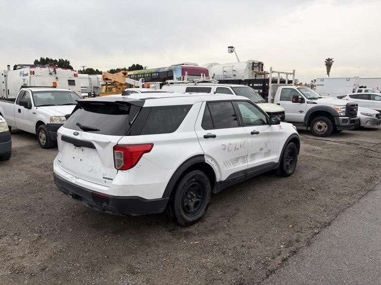 2020-ford-explorer-image-3