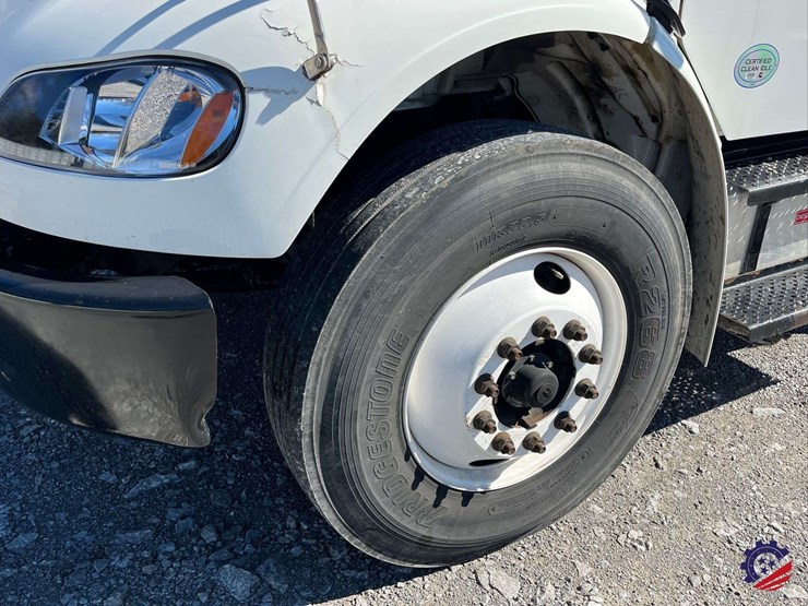 2019-freightliner-m2-s/a-box-truck-image-7