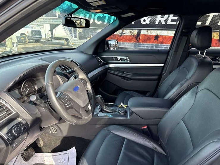 2016-ford-explorer-xlt-image-12