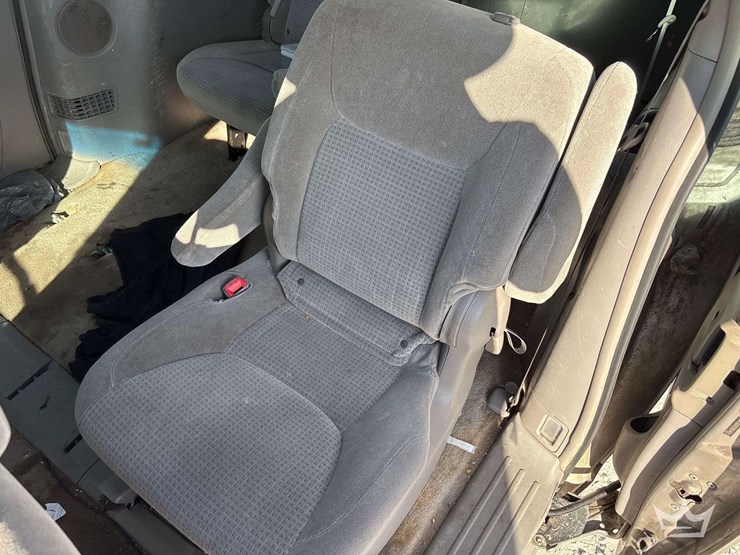 2006-toyota-sierra-ce-van-image-25