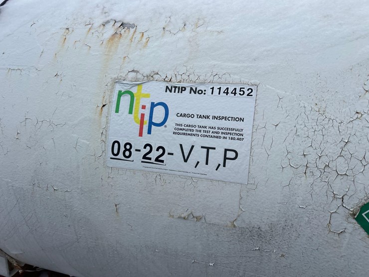 1000-gal.-nh3-tank-on-gear-(on-site)-image-10