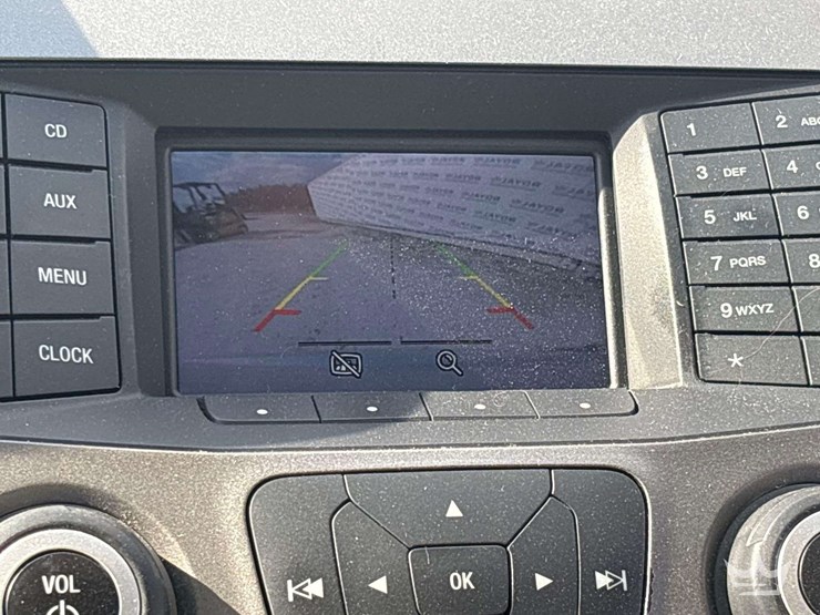 2016-ford-taurus-sedan-image-16