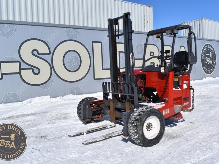 2015-moffett-m50-image-1