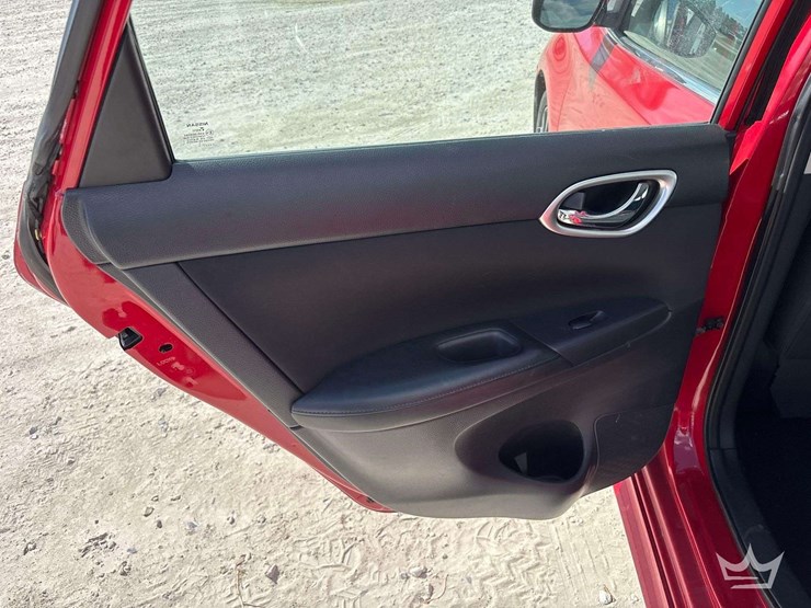 2017-nissan-sentra-sr-sedan-image-23