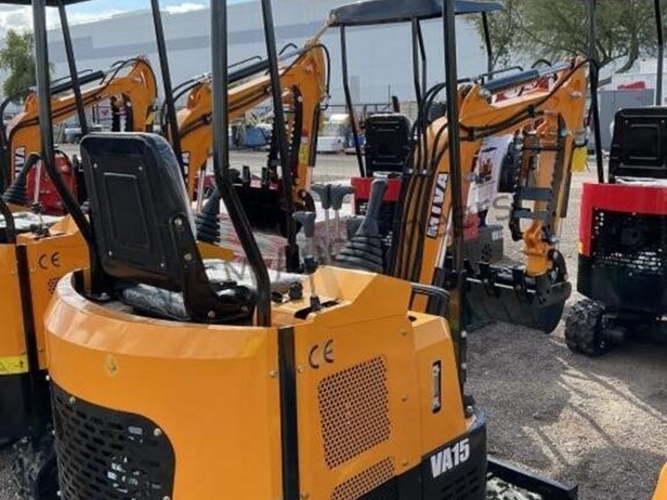 2025-miva-va15-mini-excavator-image-4