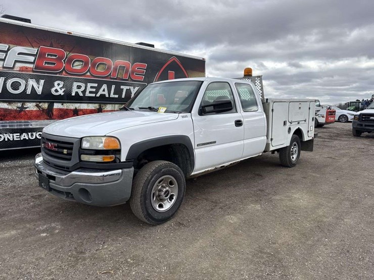 2005-gmc-sierra-2500-image-1