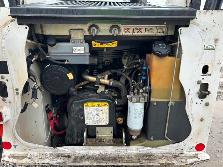 2022-bobcat-t76-image-16