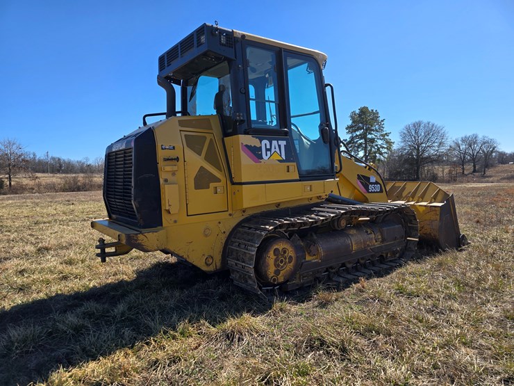 2015-caterpillar-953d-image-21