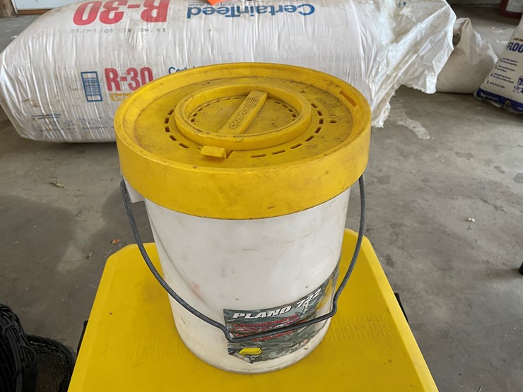 #7630-•-frabill-magnum-bait-station-image-2