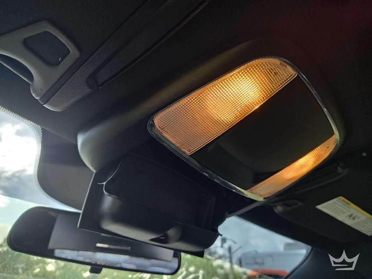 2013-dodge-charger-sedan-image-34