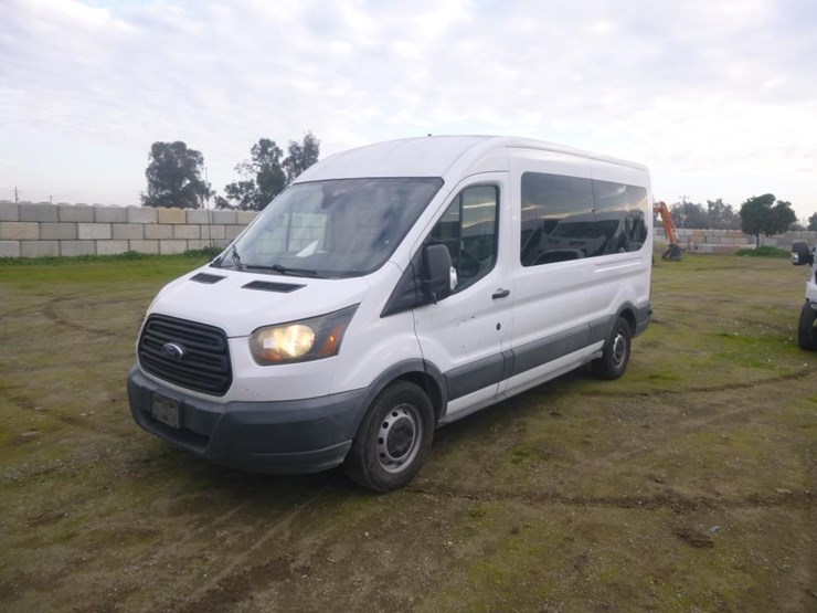 2017-ford-transit-image-2