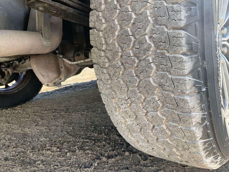 2020-ford-f150-image-36