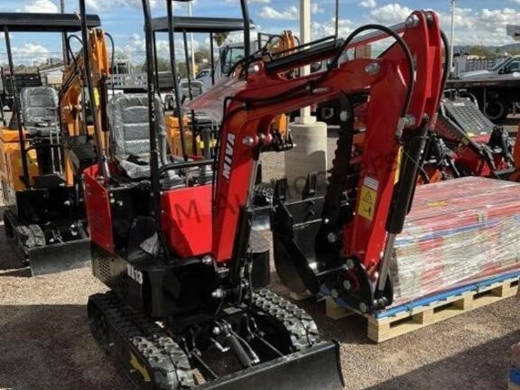 2025-miva-va13-mini-excavator-image-1