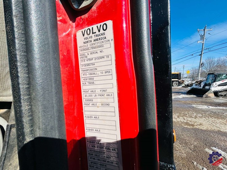 2011-volvo-truck-vhd-tri-axle-dump-truck-image-71