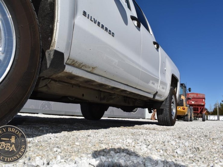 2017-chevrolet-silverado-1500-image-19
