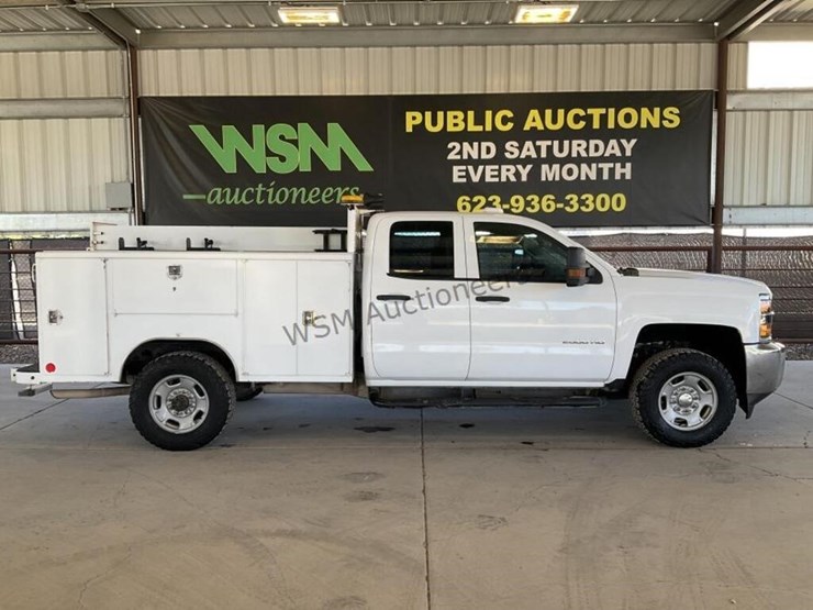 2015-chevrolet-silverado-2500hd-image-1