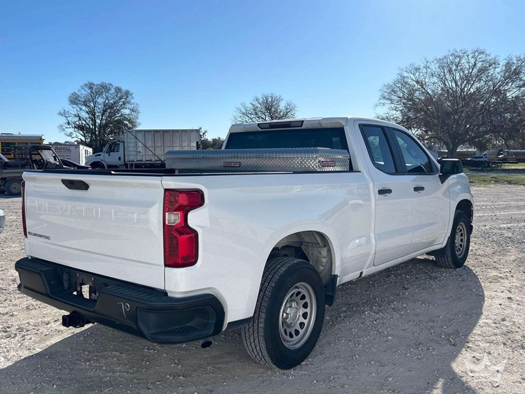 2021-chevrolet-silverado-1500-image-3