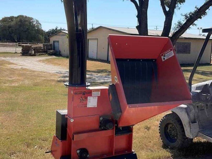 3-point-bear-cat-71854-wood-chipper-image-1