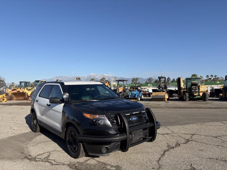 2015-ford-explorer-image-2