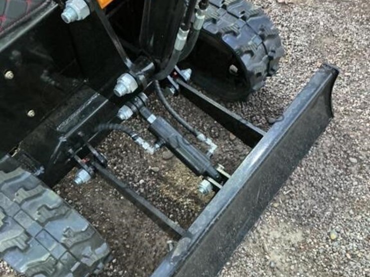 2025-miva-va15-mini-excavator-image-7