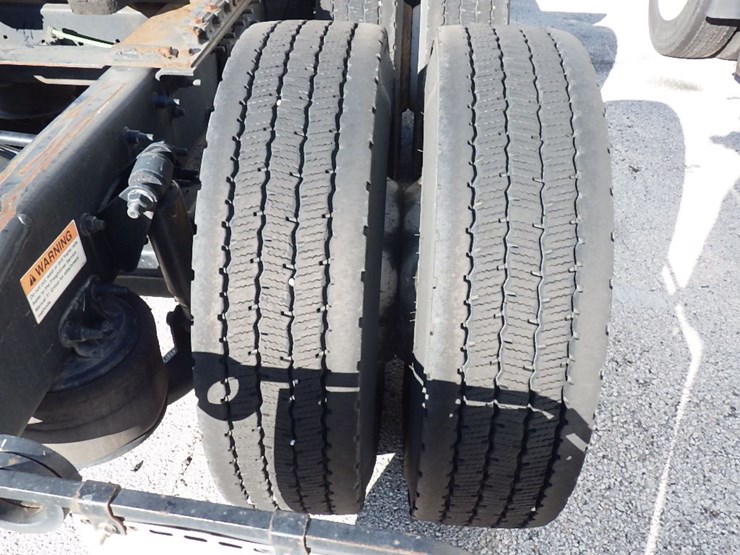 2020-freightliner-cascadia-125-image-11