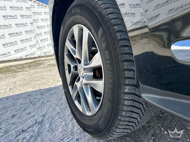 2013-infiniti-jx35-awd-suv-image-29