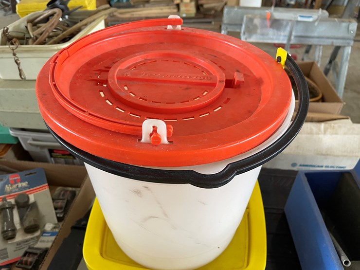 #7639-•-igloo-water-cooler-image-6