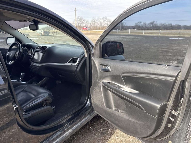 2013-dodge-journey-image-18