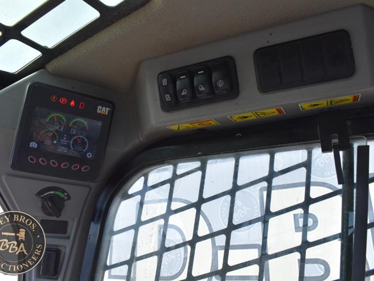 2019-caterpillar-249d3-image-49