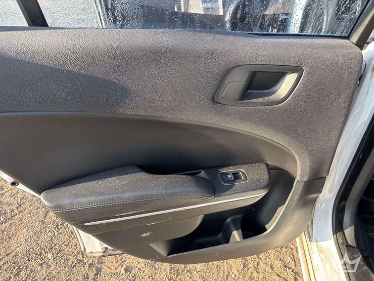 2018-dodge-charger-image-16