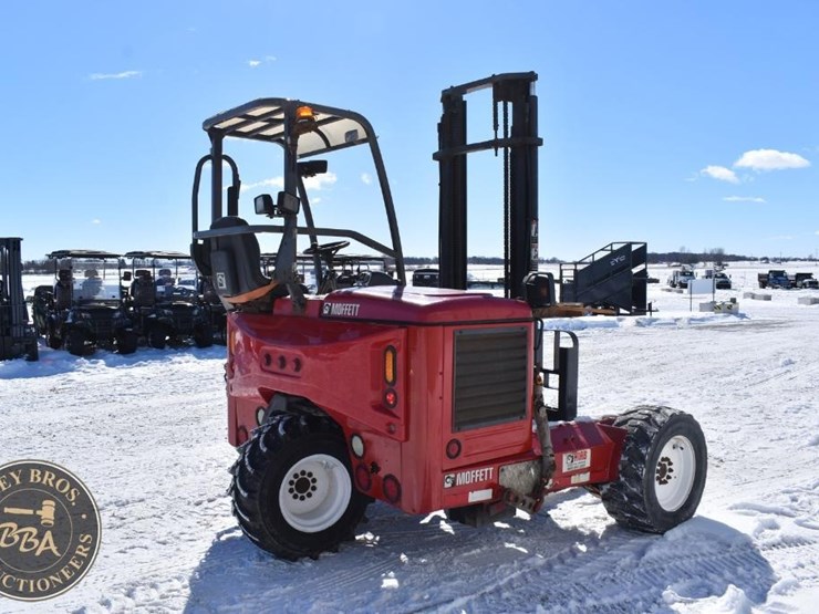 2015-moffett-m50-image-5