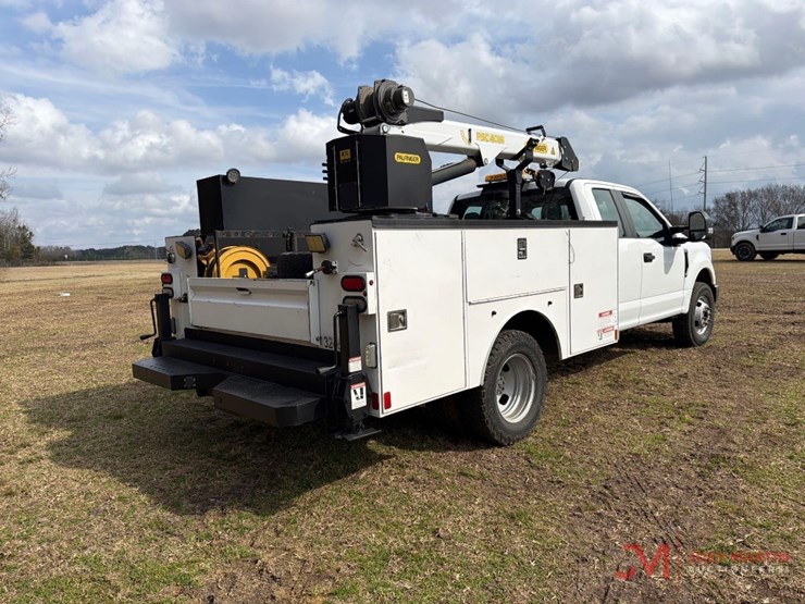 2017-ford-f350-xl-image-2