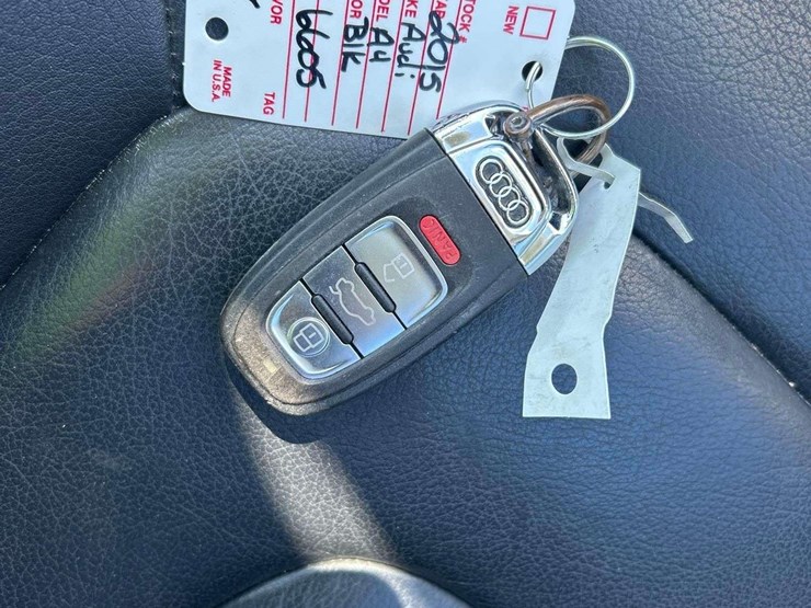 2015-audi-a4-awd-sedan-image-24