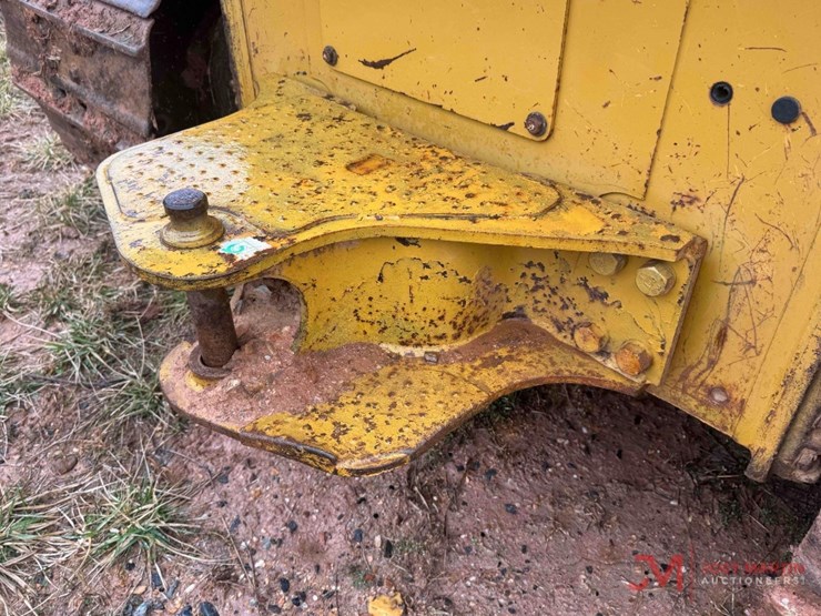 2017-caterpillar-d6k2-lgp-image-15