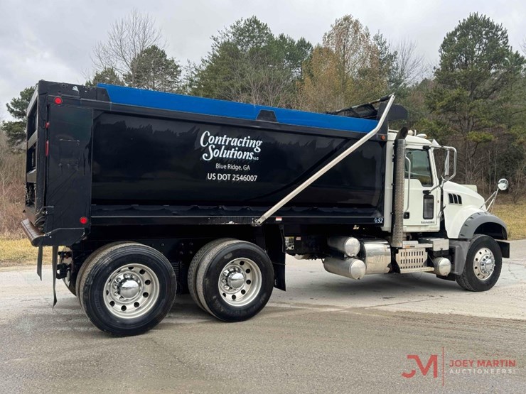 2014-mack-granite-gu713-image-4