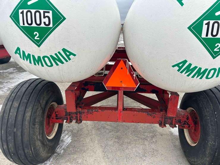 ag-systems-twin-1000-gal.-nh3-tanks-on-gear-#15-image-20