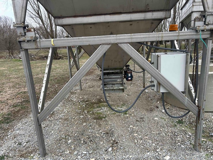layco-stainless-steel-bin-hopper-#3-sells-offsite-image-9
