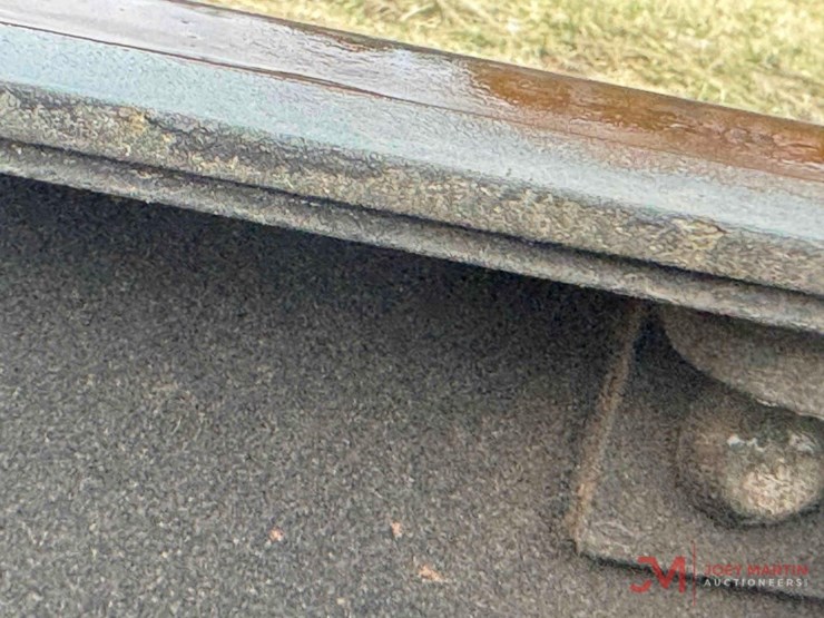 2014-mack-granite-gu713-image-23