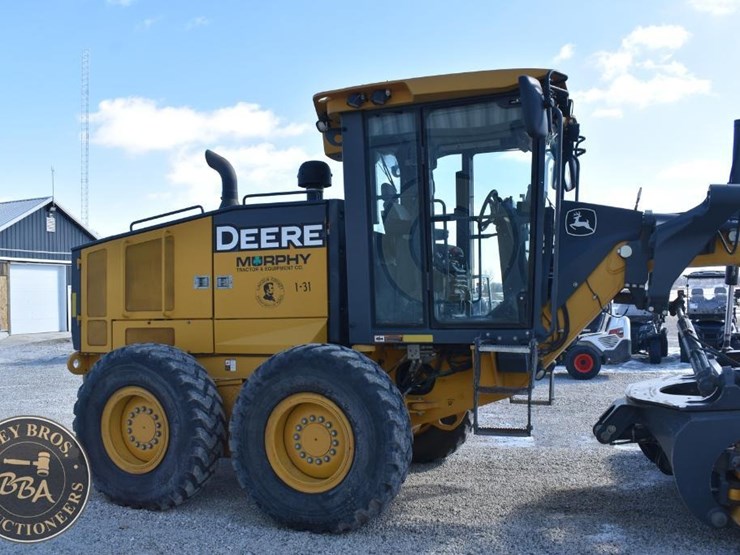 2013-deere-770g-image-9