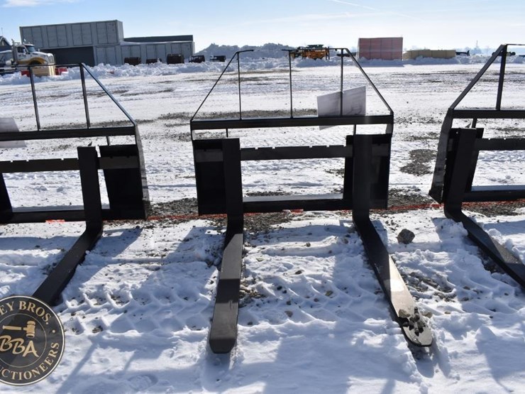 agt-industrial-pallet-fork-attachment-41845-image-1