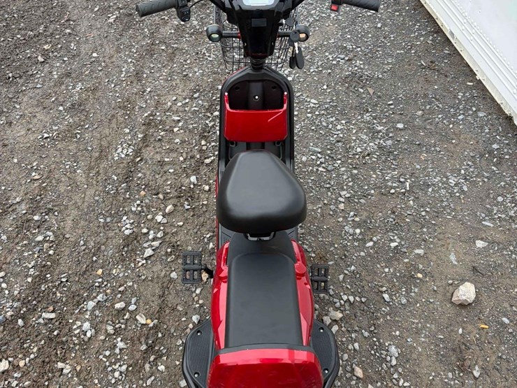 unused-battery-powered-moped-image-4