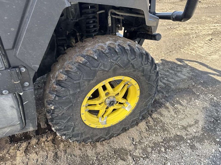 john-deere-gator-image-11