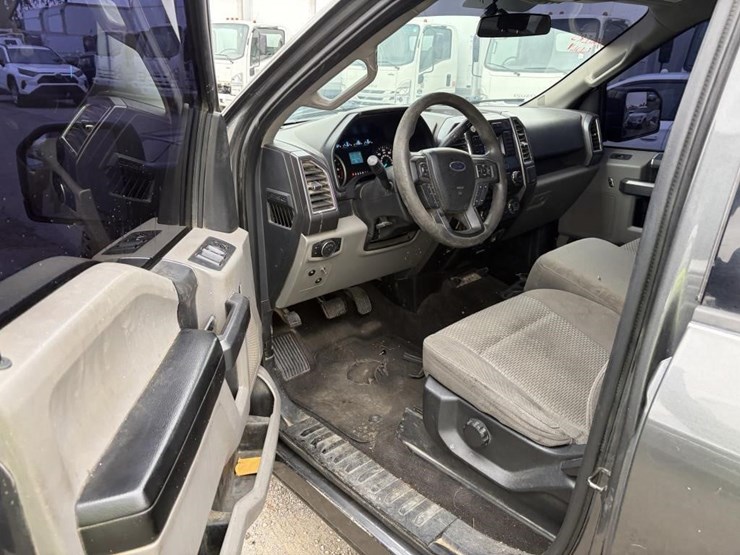 2015-ford-f150-xlt-image-12