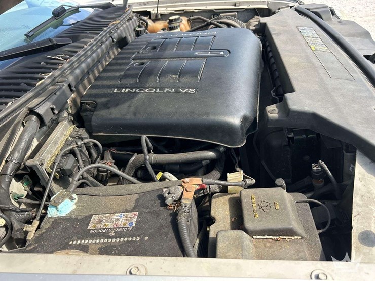 2004-lincoln-navigator-image-8