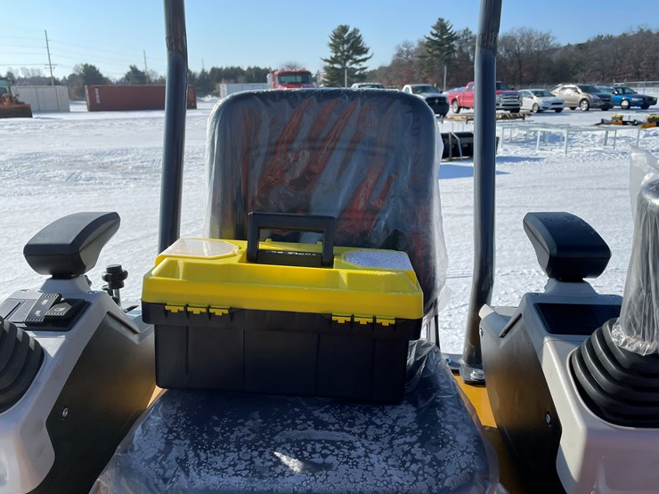 #5372-•-mx12rx-mini-excavator-image-10