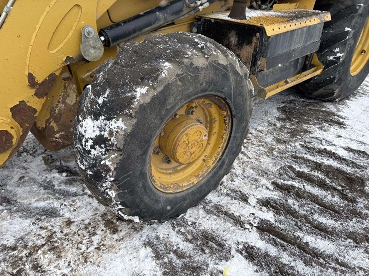 2013-caterpillar-420-image-9