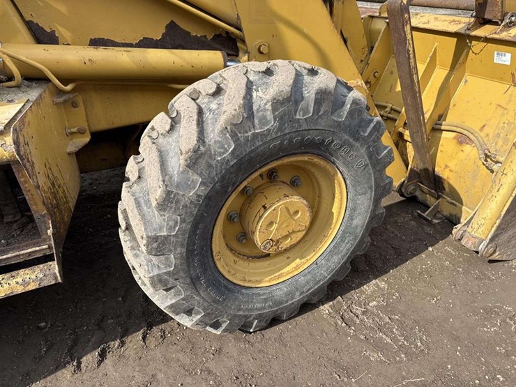 caterpillar-426c-image-11