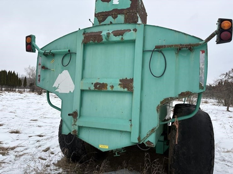 houle-4300-manure-tanker---off-site-image-8