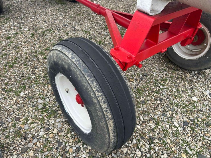 1000-gal.-nh3-tank-on-gear-#17-sells-offsite-image-9